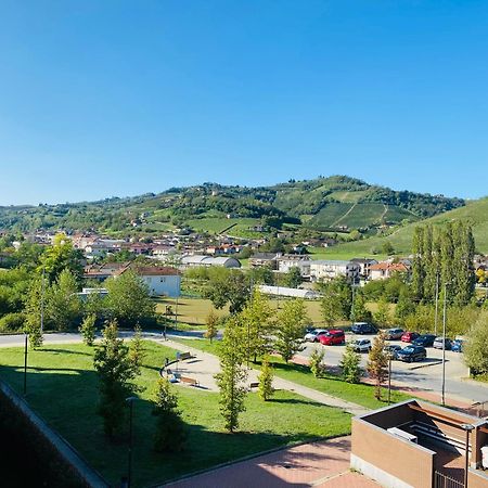 Attico Nel Cuore Delle Langhe - Free Parking Wi-Fi E Ac 阿尔巴 外观 照片